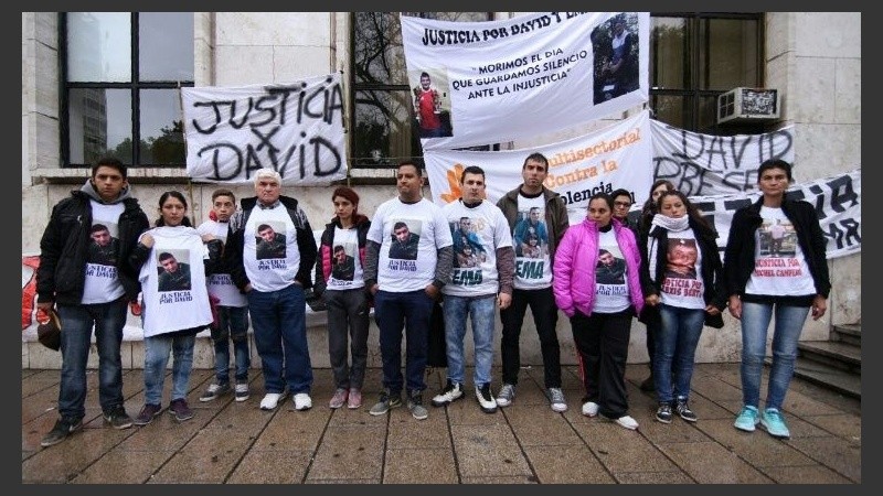 Familiares de las víctimas durante una movilización en Tribunales.