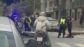 Pareja de motociclistas huyó de un control, dobló en contramano y chocó contra un patrullero: dos detenidos