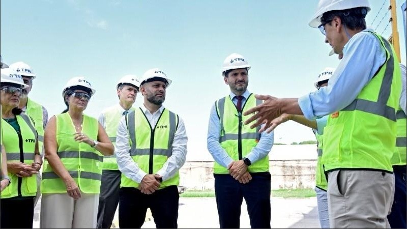Él gobernador Maximiano Pullaro, hace un mes, recorriendo TPR. Ahora quedó muy decepcionado.