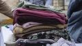 "Si no lo usás, donalo": convocan a entregar ropa en desuso para personas en situación de calle