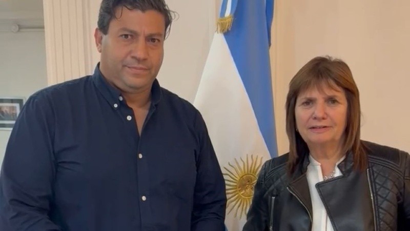 Chumpitaz junto a la ministra Bullrich