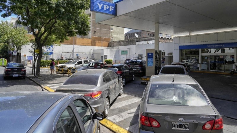 YPF anunció que aplicará un aumento del 2,5% en promedio para sus combustibles en todo el país.