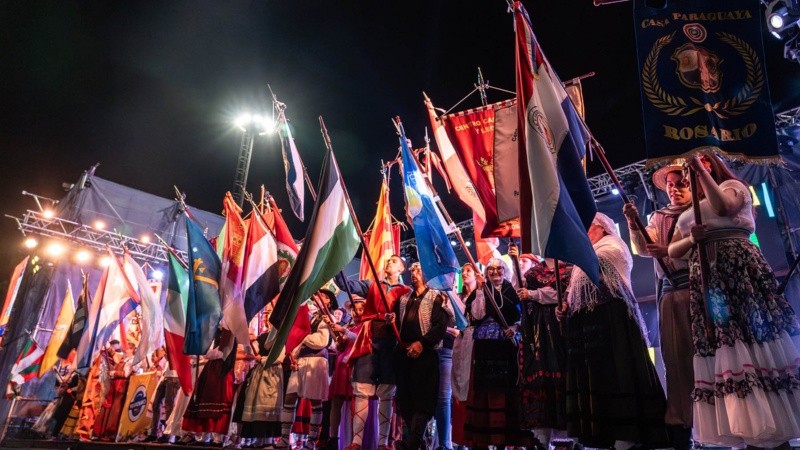 Rosario celebra la diversidad en la Fiesta de las Colectividades.