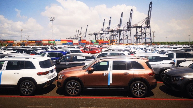 El Gobierno prepara más desregulaciones para flexibilizar la importación de autos 0 km.