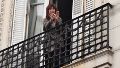 El balcón, la tobillera y las visitas: las condiciones que fijó la Justicia a la domiciliaria de Cristina