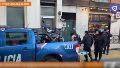 Un joven fue detenido después de arrastrar a un hombre al que le quiso robar su celular en el centro