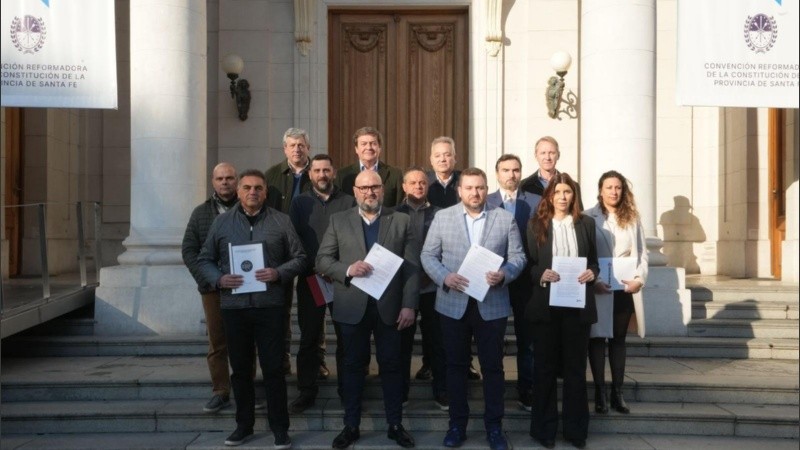 Los representantes de los partidos que llevaron sus proyectos a la Legislatura.