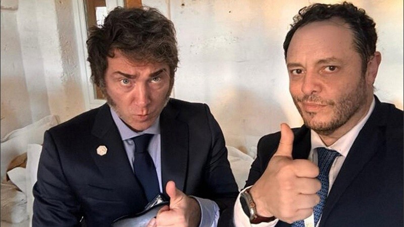 El exasesor presidencial aclaró que continuará formando parte del gobierno nacional y expresó su total respaldo al presidente Milei y a las políticas libertarias.